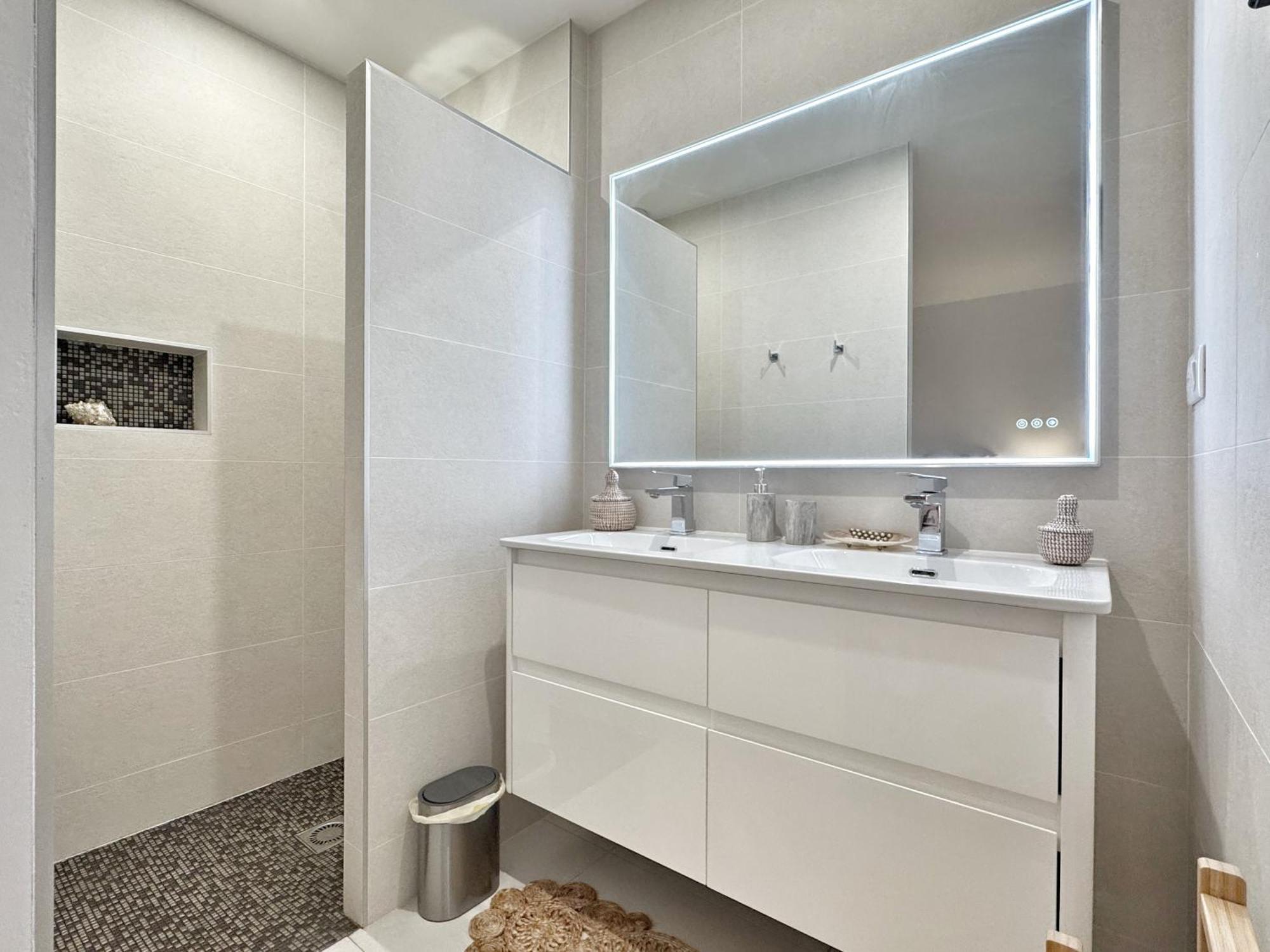 Maison neuve 4 étoiles plain-pied proche de la mer Plurien Esterno foto